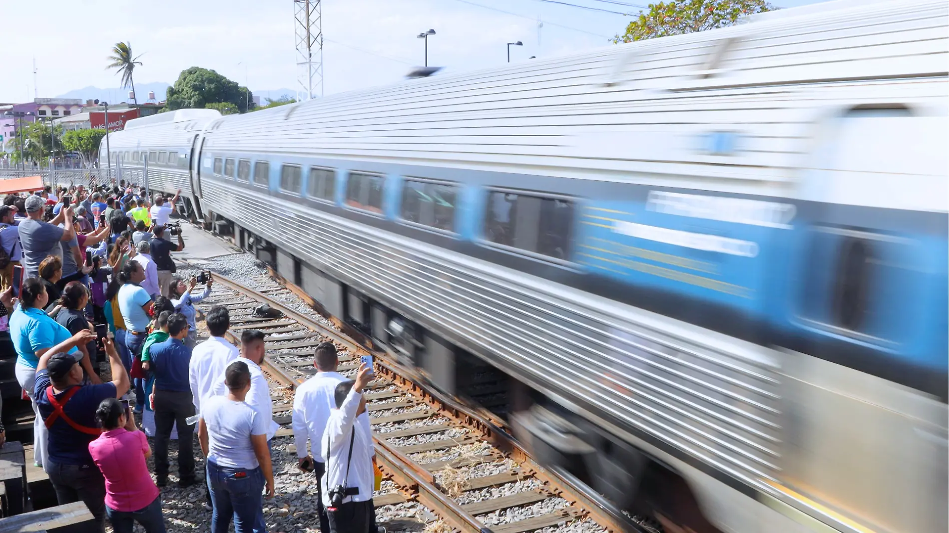 tren de pasajeros de la estación de ixtepec